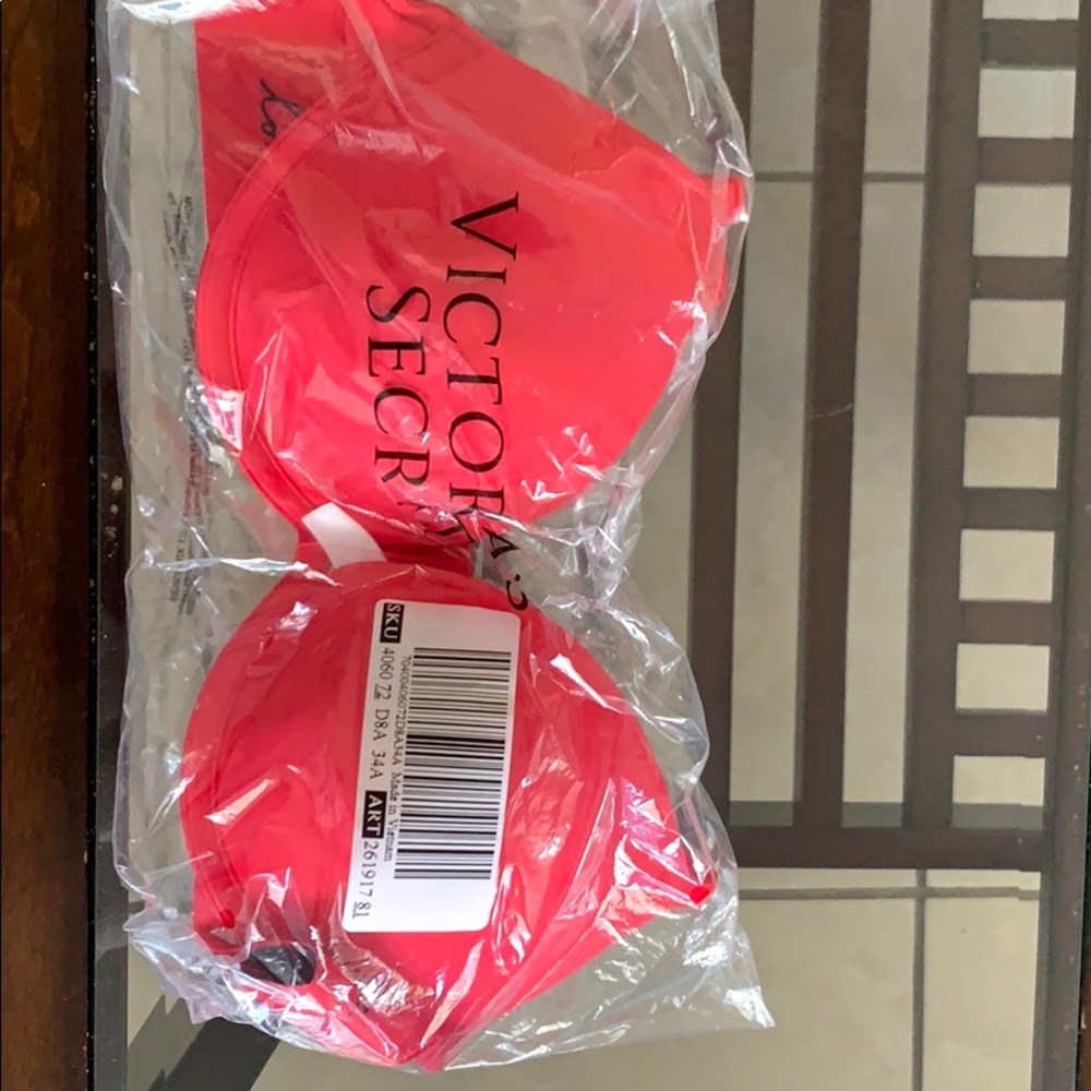 Victoria’s Secret wear everywhere super push up
